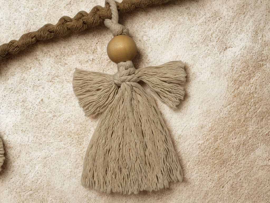GUIRLANDE décorative avec ses 3 petits anges en macramé
