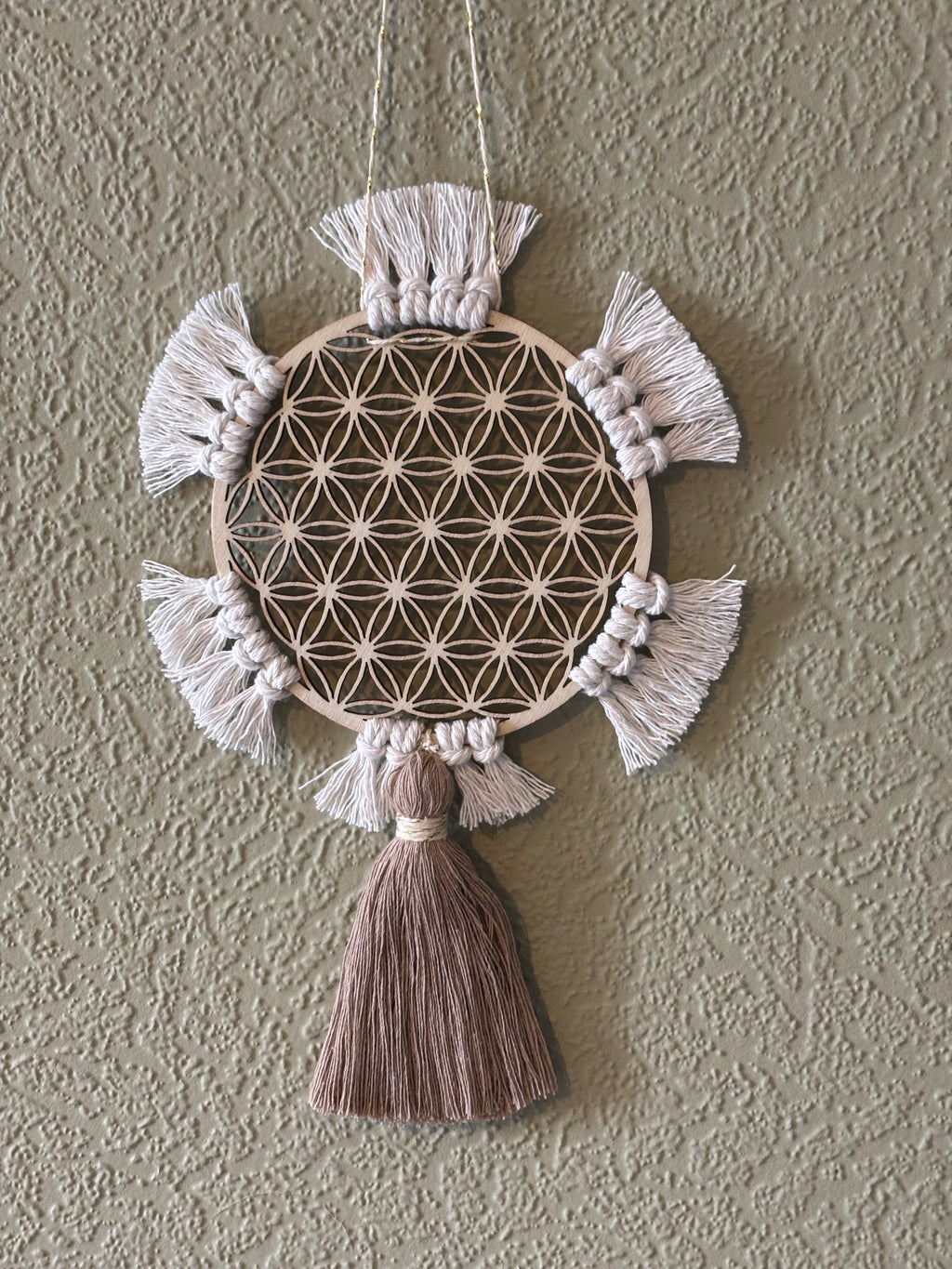 Fleur de Vie en Macramé avec Pompon – Décoration Murale Bohème