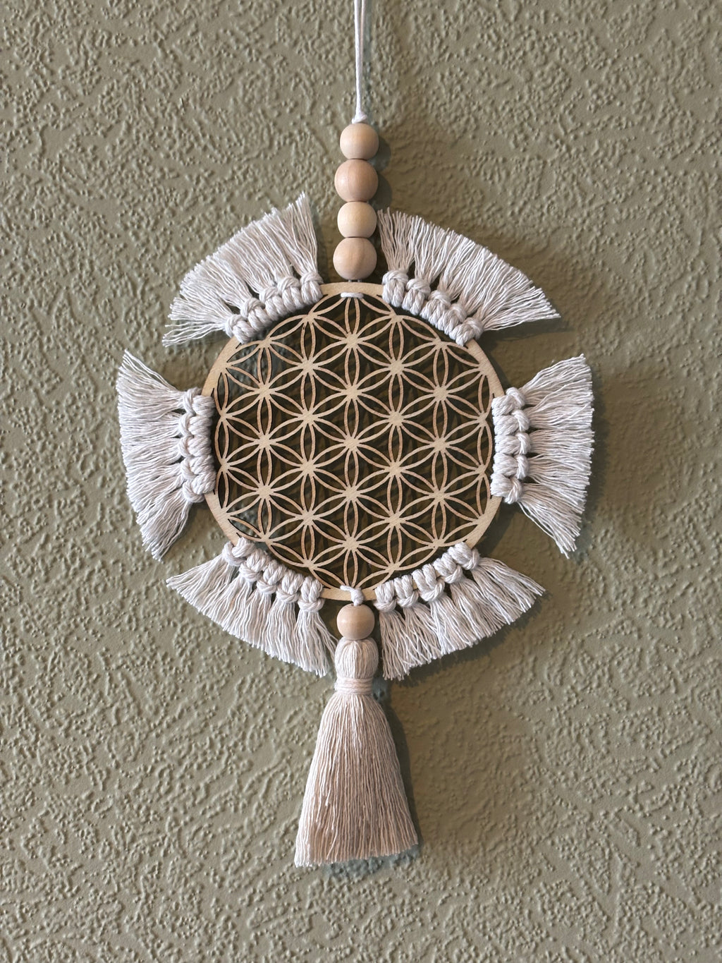 Fleur de Vie en Macramé avec Pompon – Décoration Murale Bohème