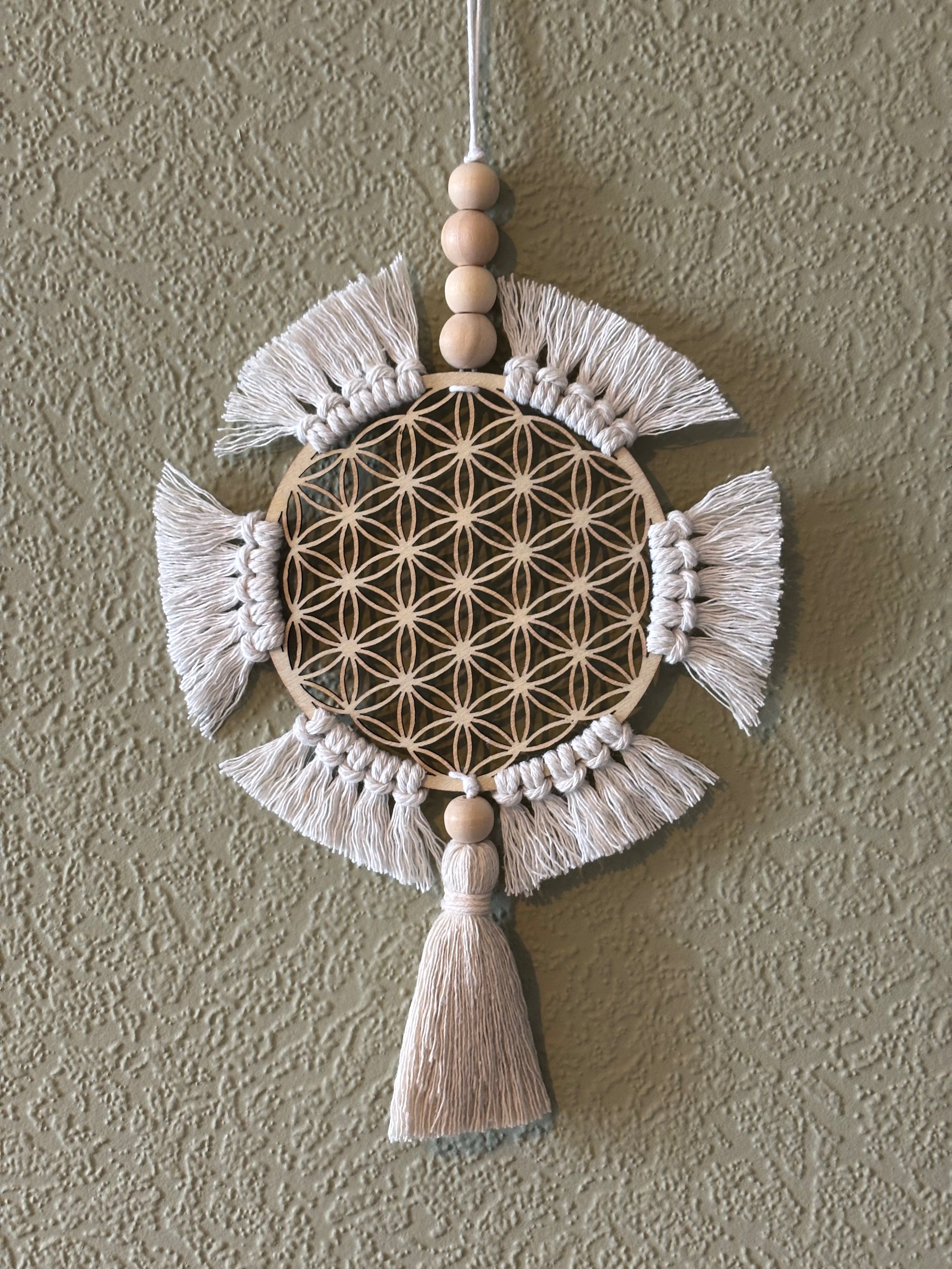 Fleur de Vie en Macramé avec Pompon – Décoration Murale Bohème