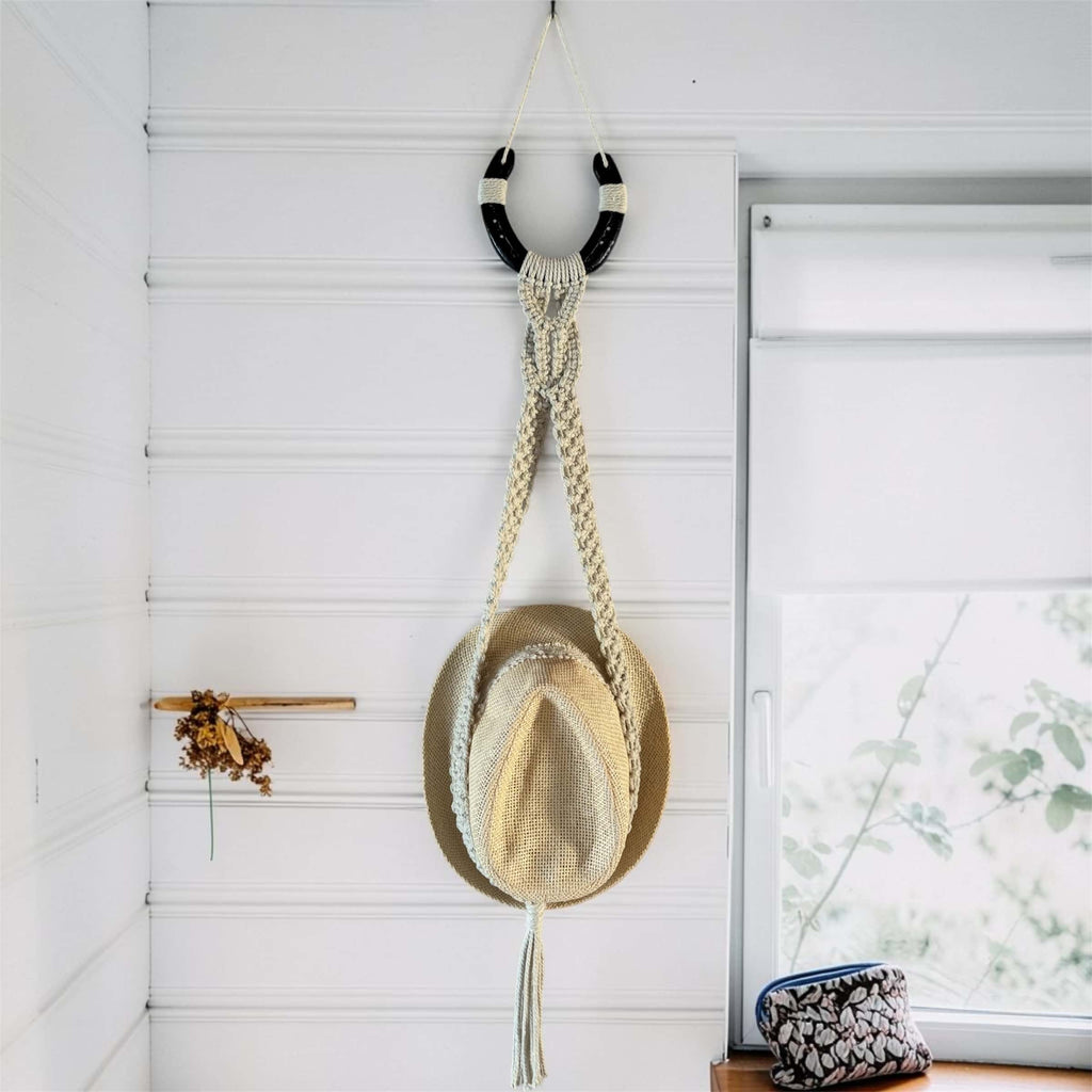 PORTE-CHAPEAU EN MACRAME AVEC SUPPORT FER A CHEVAL