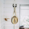 PORTE-CHAPEAU EN MACRAME AVEC SUPPORT FER A CHEVAL